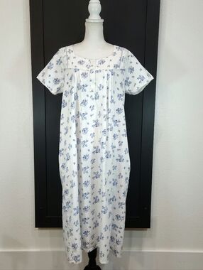 Country Store Womens Large Blue Floral Cotton Nightgown Short Sleeve Button Yoke